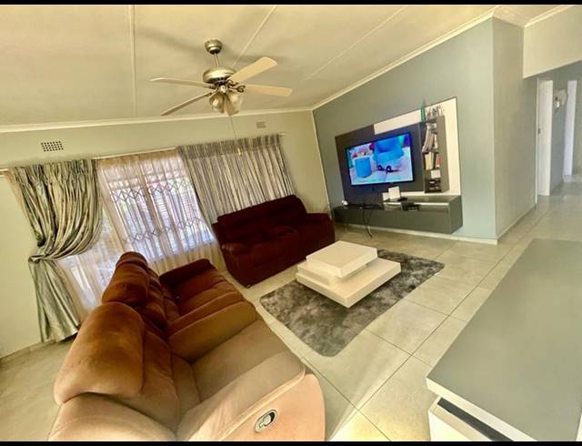 3 BEDROOM HOUSE FOR SALE IN VANDERBIJLPARK CW 6